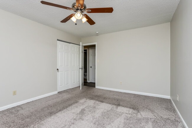 Building Photo - 1253 Advance Dr