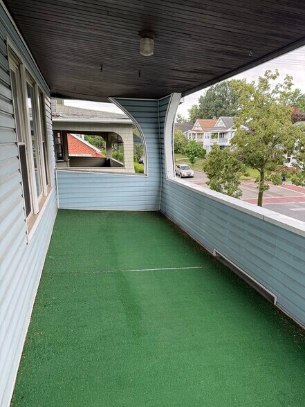 Front Balcony - 2099 Waterbury Rd