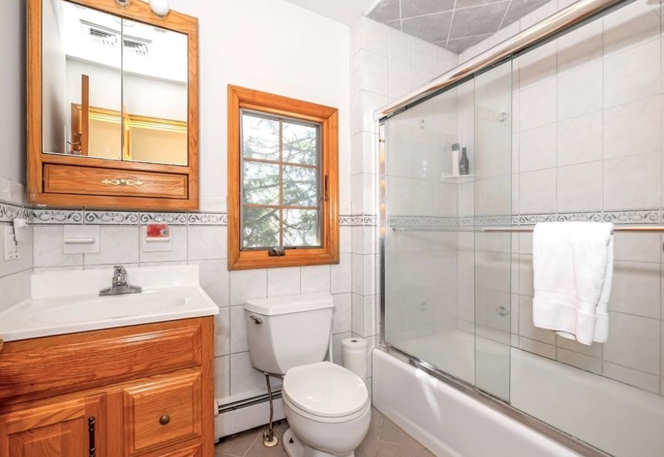 Building Photo - 16 Faraway Rd