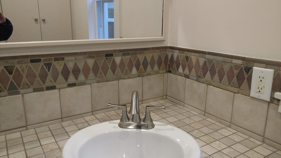 BATHROOM - 40 Chestnut Ave