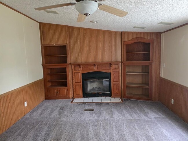 Building Photo - 3309 Valencia Dr