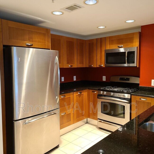 Building Photo - 2451 Midtown Ave