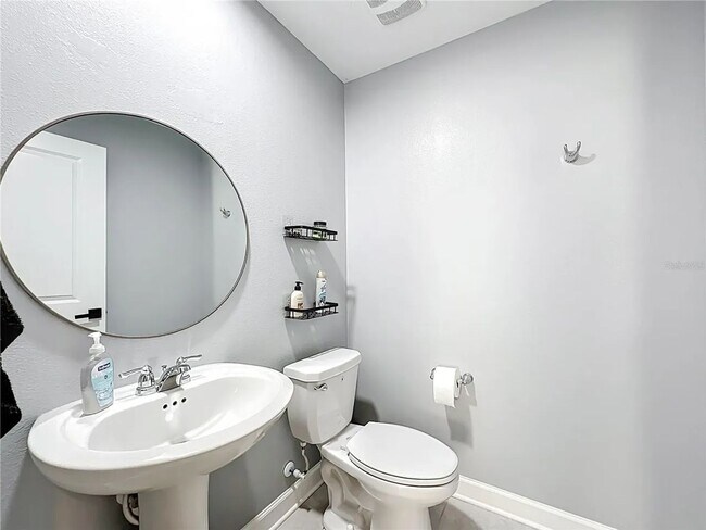 Building Photo - 744 Simone Ct