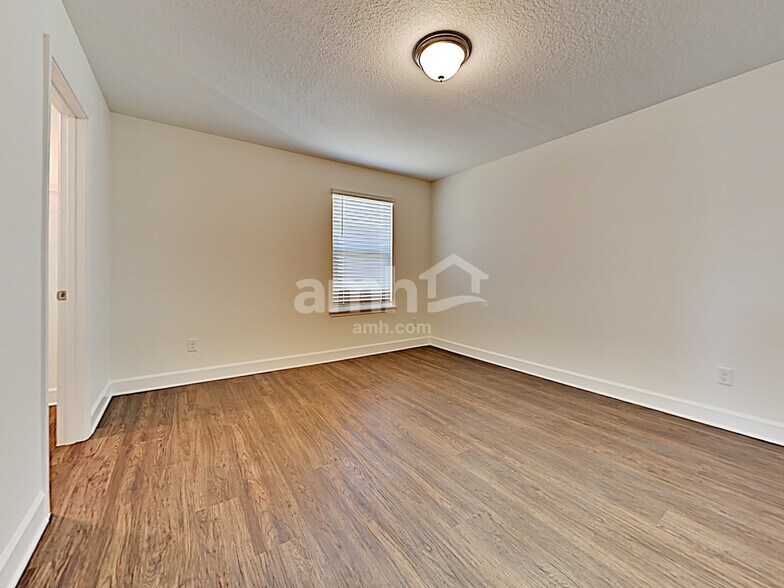 Building Photo - 417 Sandstone Dr