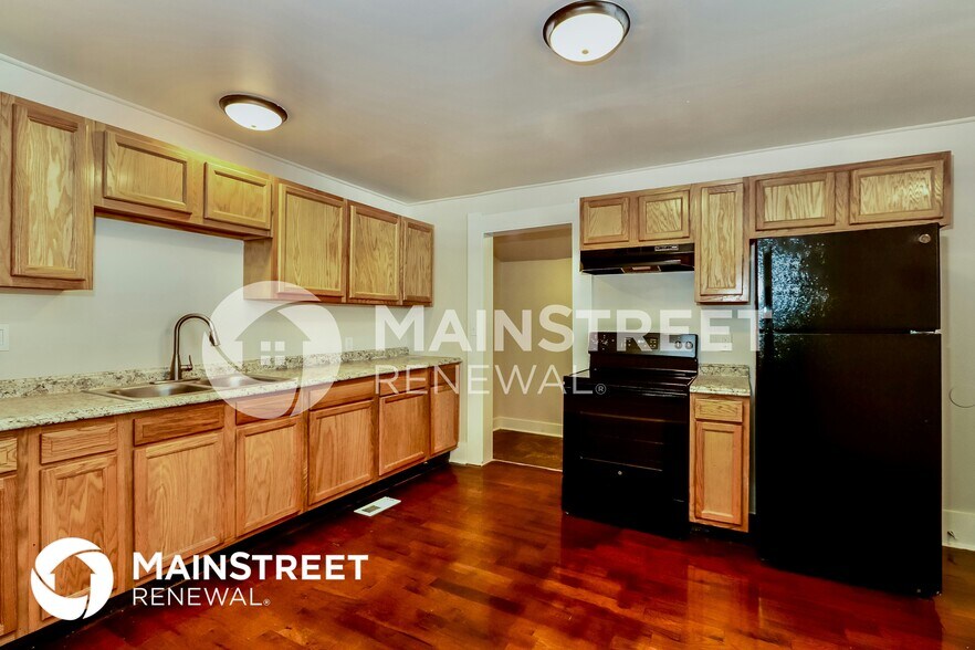 Building Photo - 3732 River Park Dr