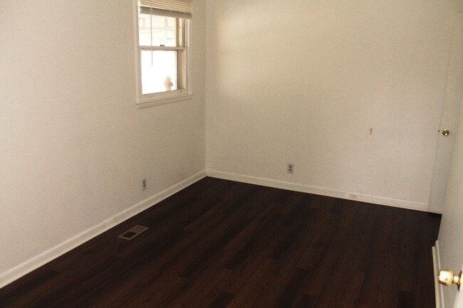 Building Photo - 209 East Ave