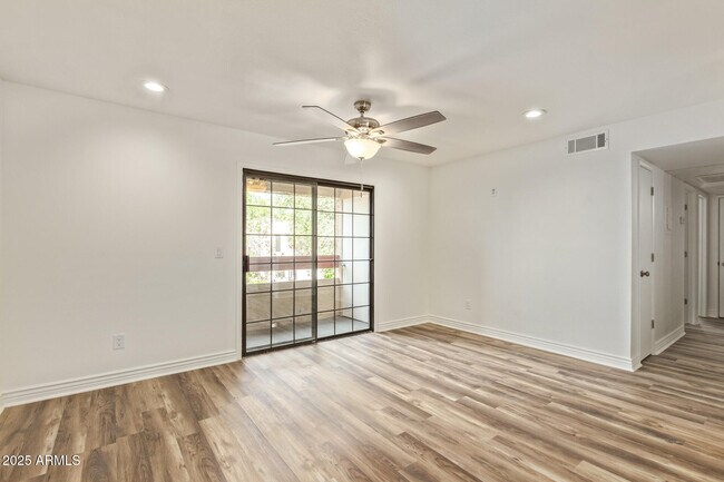 Building Photo - 3131 W Cochise Dr