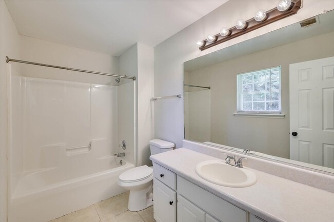 Building Photo - 2811 Bennington Dr