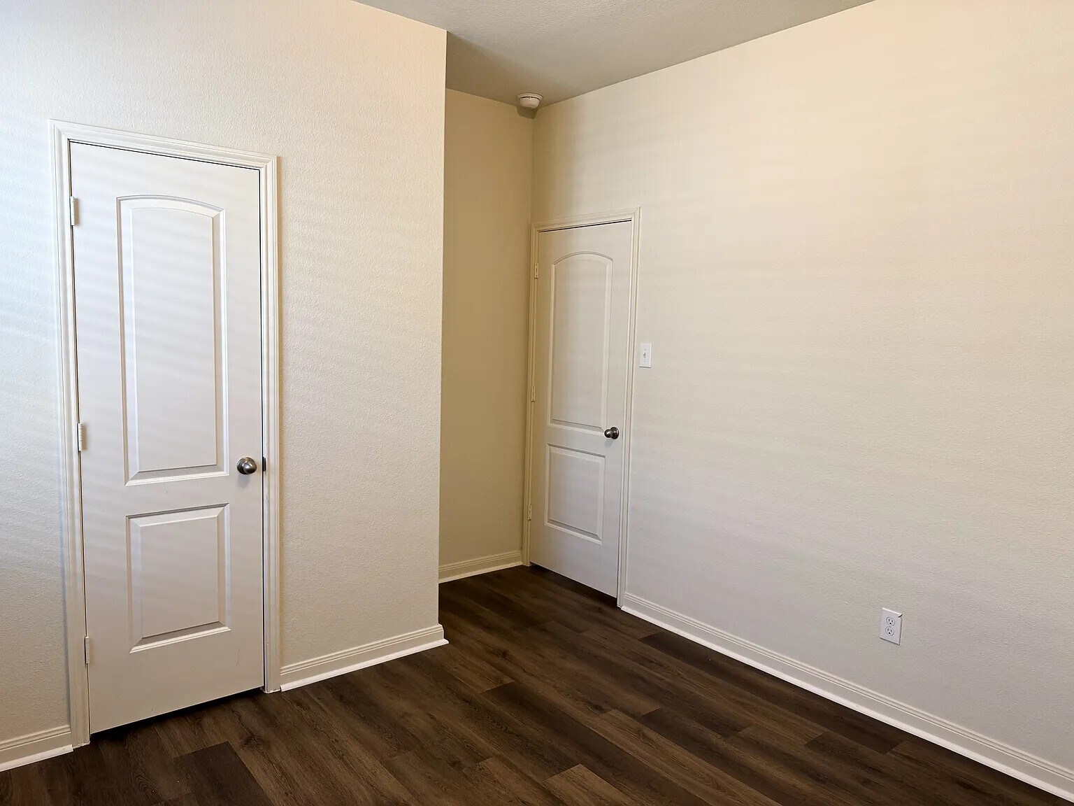 Building Photo - 1627 White Mountain Way