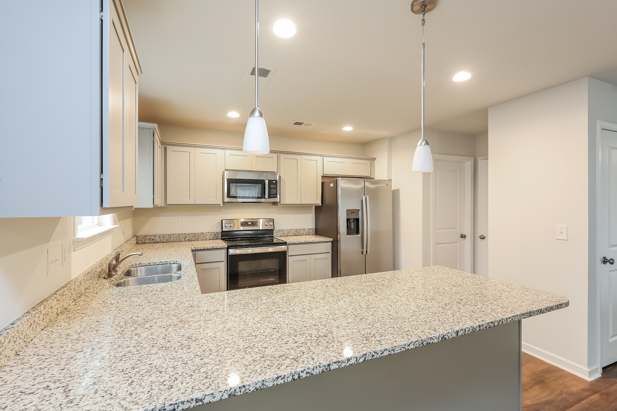 Building Photo - 660 Millsgate Cir