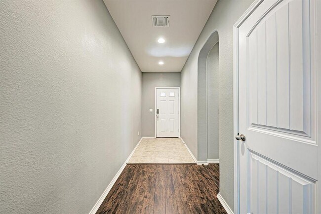 Building Photo - 1412 Berlin Ln