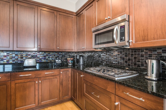 Building Photo - 120 N Northwest Hwy