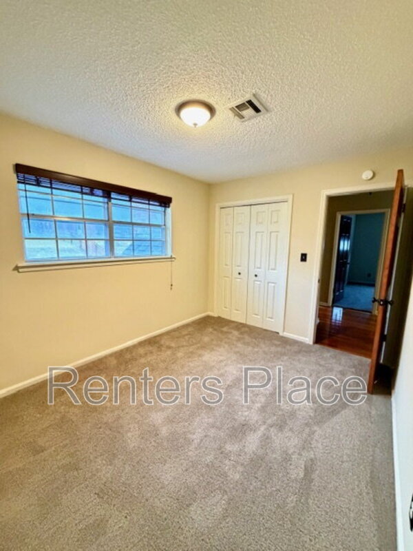 Building Photo - 5724 E 65th Pl