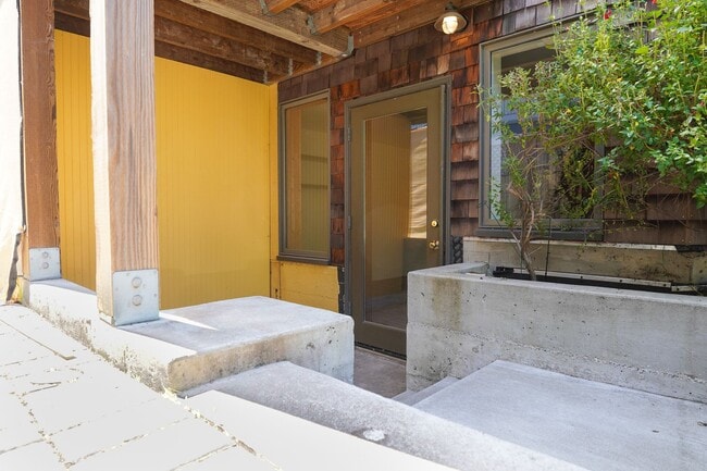 Building Photo - Beautiful Berkeley Unit!