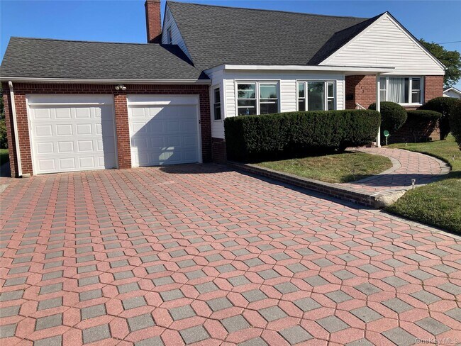 Primary Photo - 113 Barnum St