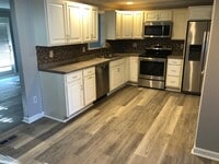 Building Photo - Upper St. Clair - 3 BR Split Entry House, Garage, Central Air!