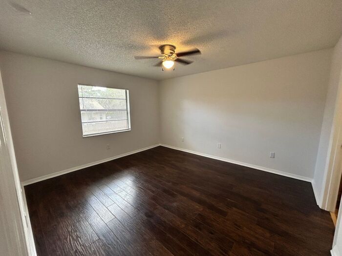 Building Photo - 11063 Ronda St