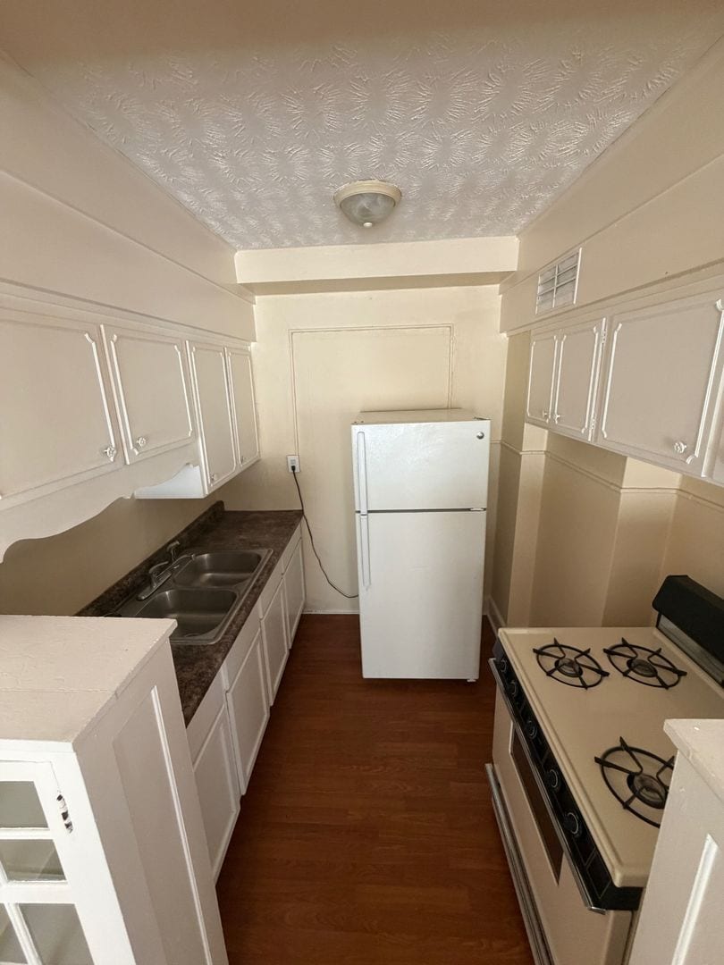Interior Photo - Whitestone Manor Apartments