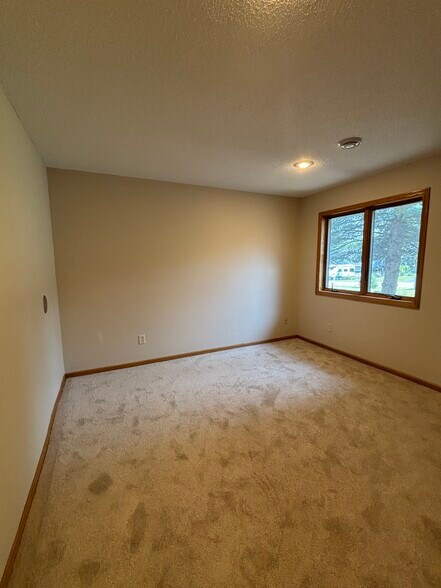 Second bedroom - 309 Evergreen Dr