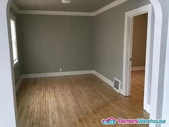 Building Photo - 3 Bedroom Single House Available for 8/1