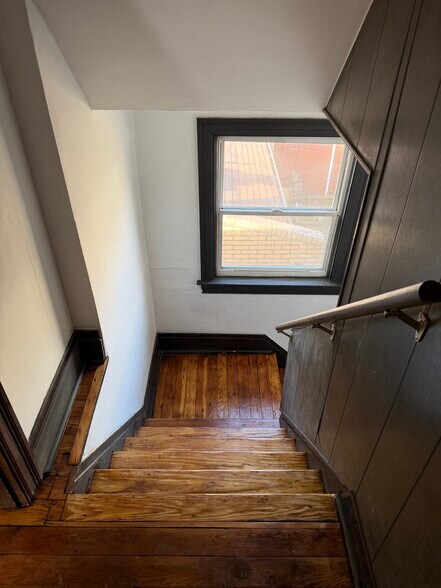 Building Photo - 43 Stewart Ave