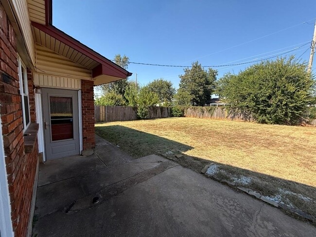 Building Photo - 5813 NW 66th St