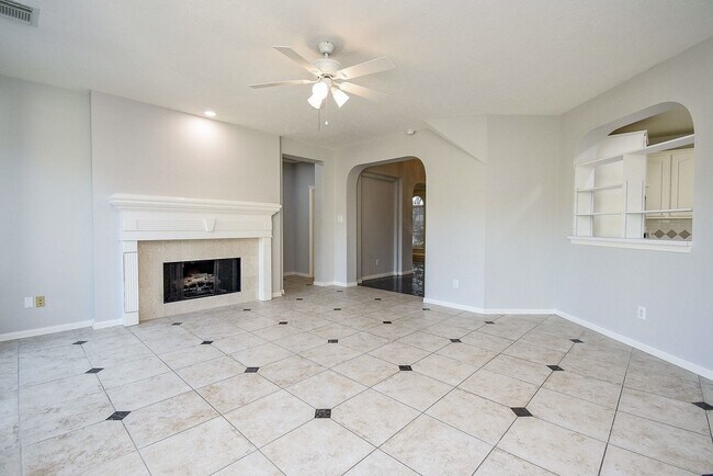 Building Photo - 2810 Grassy Knoll Ct