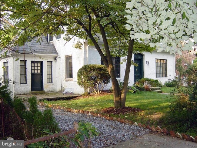Building Photo - 4602 De Russey Pkwy