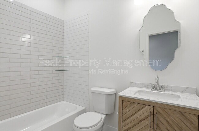 Building Photo - 3014 Parkwood Ave