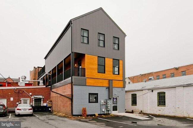 Building Photo - 160 N Loudoun St