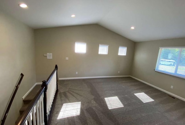 Building Photo - 9714 St Ct E