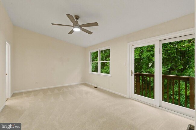Building Photo - 7937 Valleyfield Dr