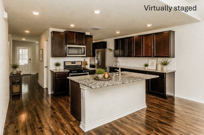 Building Photo - First time rental! 5 bedroom located in the desirable Redbird Ranch Subd.