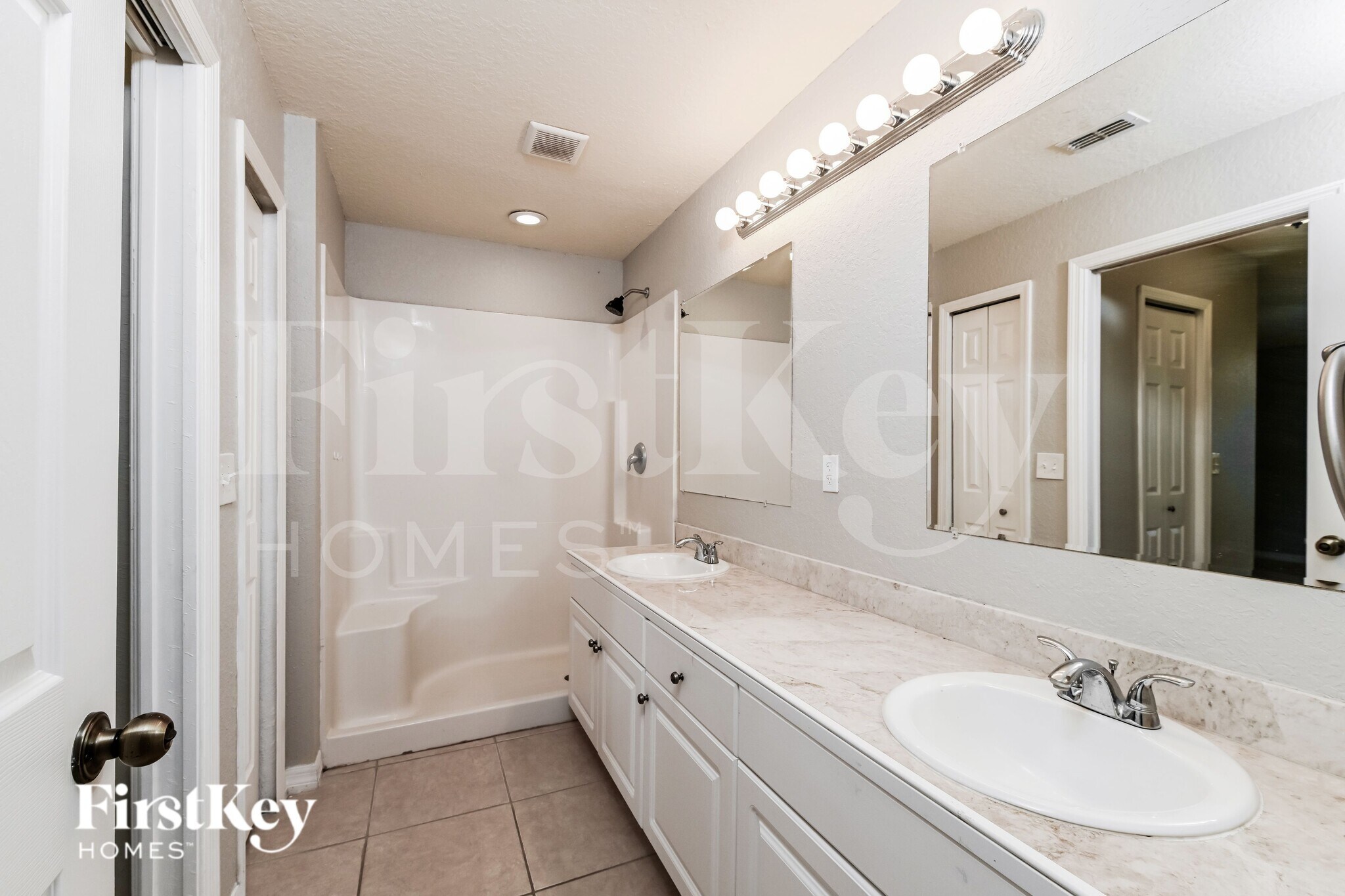 Building Photo - 1412 NW 12th Pl