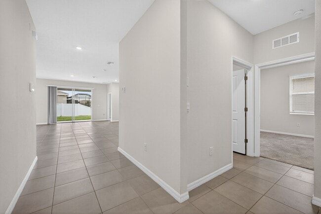 Building Photo - 4 Bedroom in Gated Community!