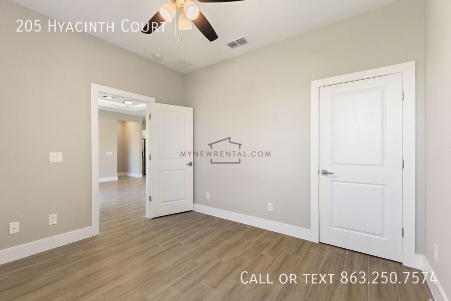 Building Photo - 205 Hyacinth Ct