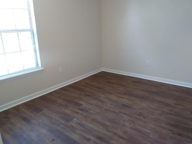 Building Photo - 1608 Akridge Dr