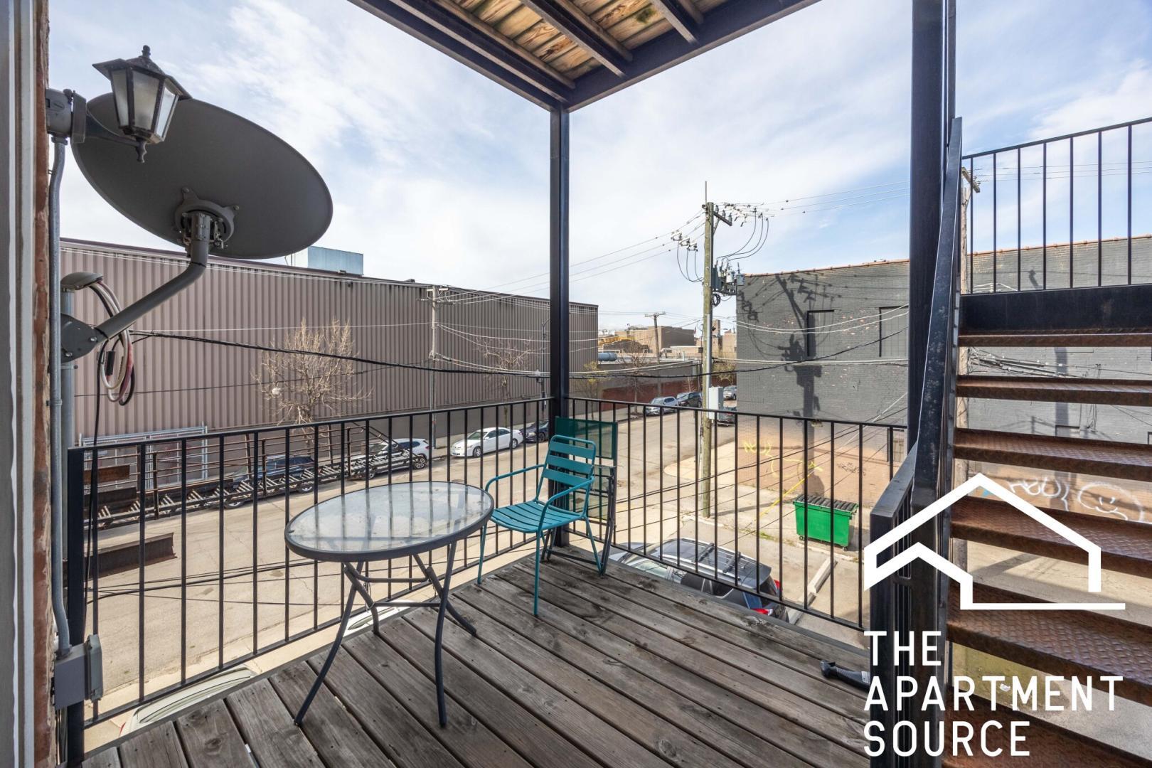 Building Photo - 2020 S Throop St