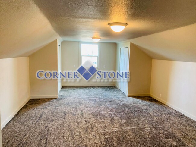 Building Photo - Large Spacious Home in Nampa!