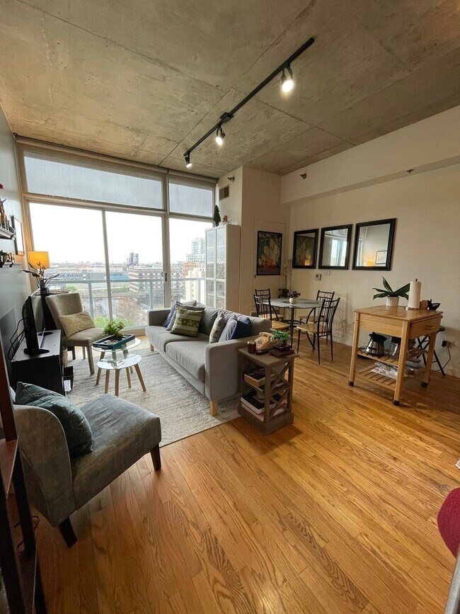 Building Photo - 1620 S Michigan Ave