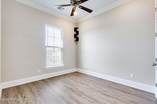 Building Photo - 315 San Marcos Dr