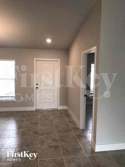 Building Photo - 6114 Holt Ct