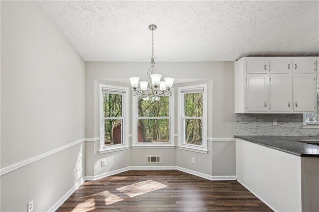 Building Photo - 2453 Falcon Ct