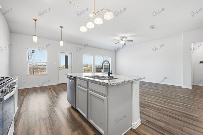 Building Photo - 236 Henly Dr