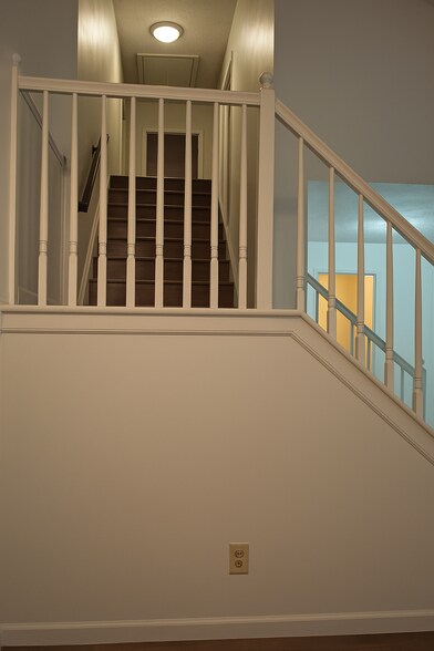 Building Photo - 518 Thomas Downs Way