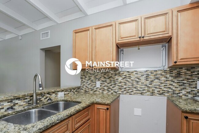 Building Photo - 3 Bedroom Pet-Friendly Home in ST PETERSBU...