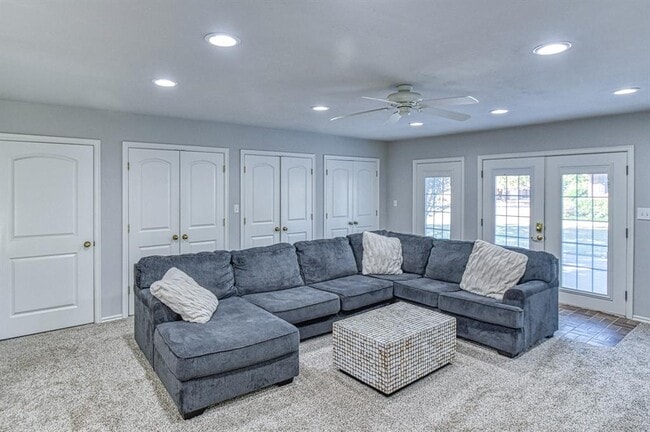 Building Photo - 1221 Cruce St