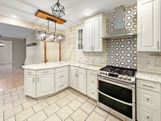 Building Photo - Cozy Vibes, 2 bedroom duplex, pet friendly!!!!