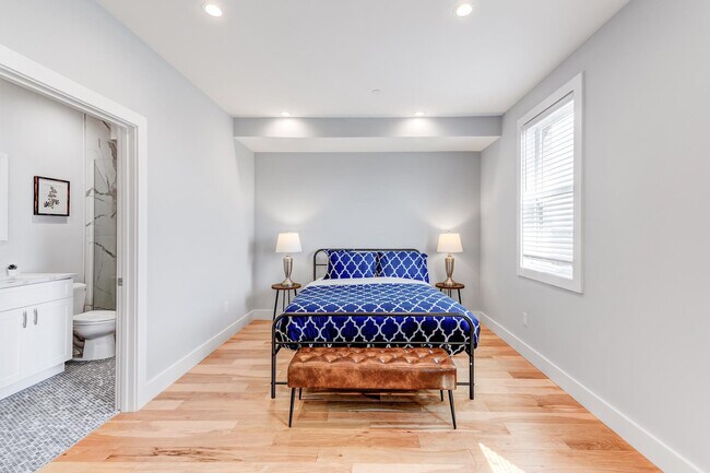 Building Photo - 1011 Bennington St