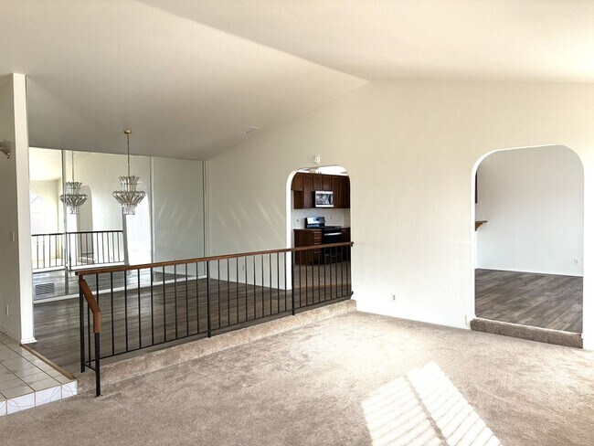 Building Photo - GREAT NEIGHBORHOOD IN RIALTO HILLS 4BED+2BATH